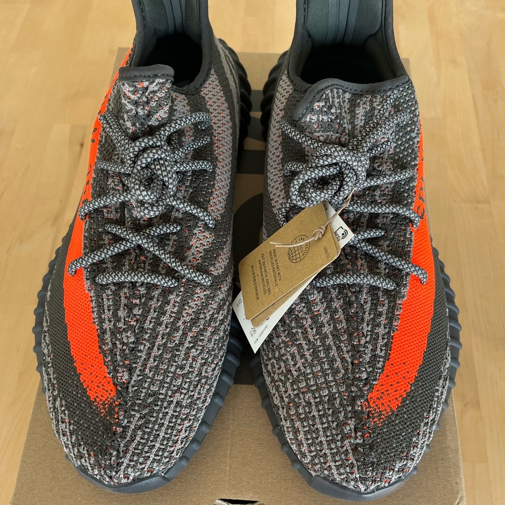 adidas Yeezy Boost 350 V2 / Carbon Beluga ***DEADSTOCK***